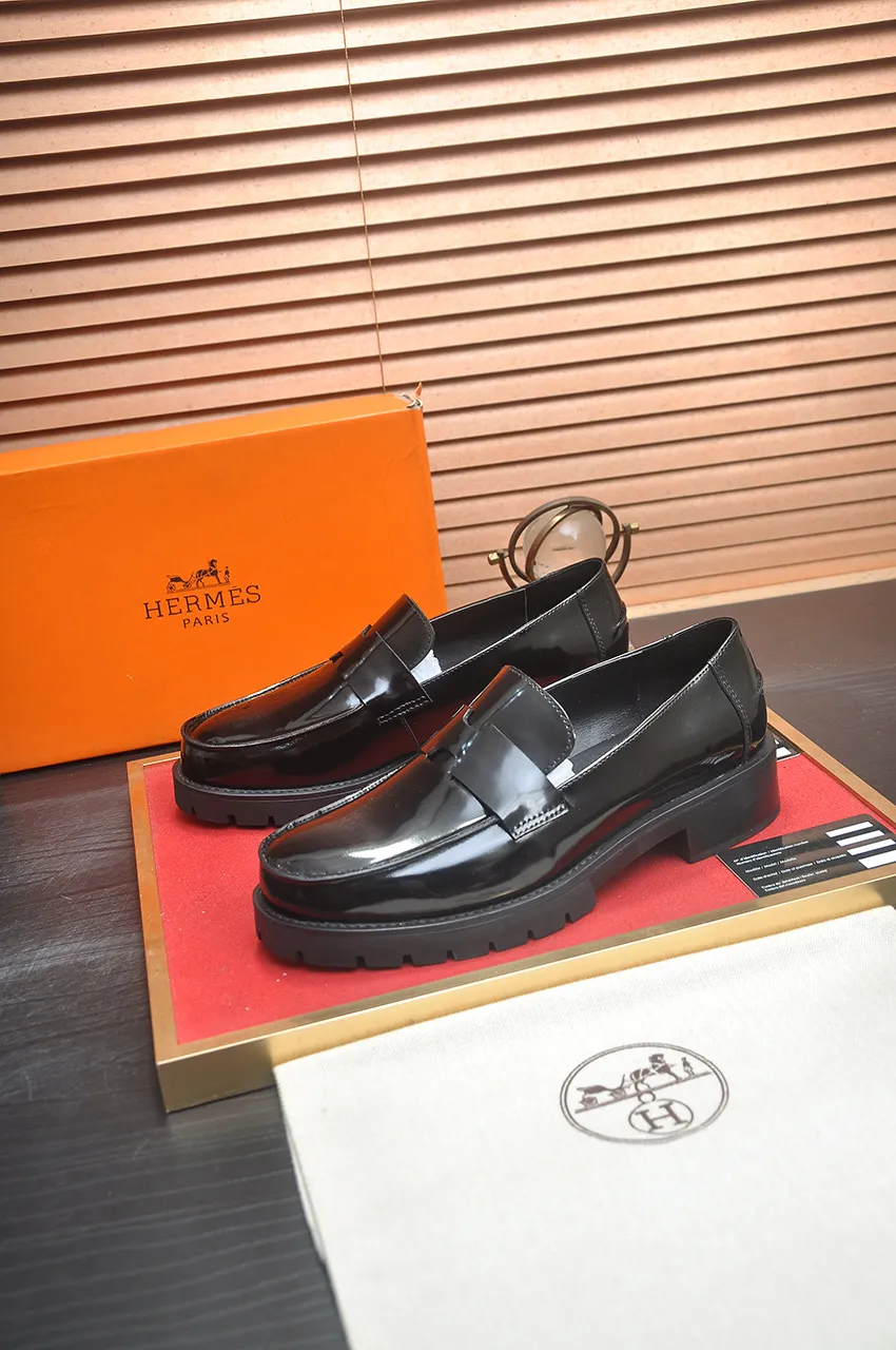 Factory price 500💶[HERMES] (cowhide lining)🍀Italian top luxury🍀He does not pursue novel styles and gorgeous colors, but attracts the favor of successful men with his flawless, elegant and classic style. Formal leather shoes This very comfortable, simple and stable style allows you to easily match any style! The pattern is absolutely 1:1 refined from the original case, and we strive for excellence in materials, imported cowhide + cowhide lining💪💪💪extraordinary texture👍! Code number: 38-45 (45 customized)